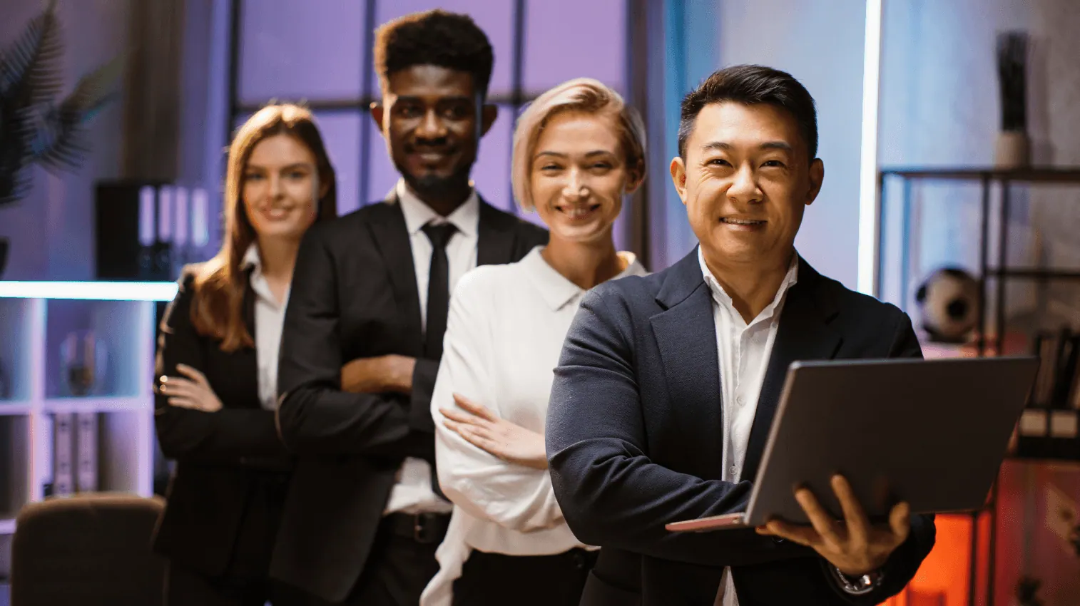 Equipo creando Automatizaciones y Agentes IA
